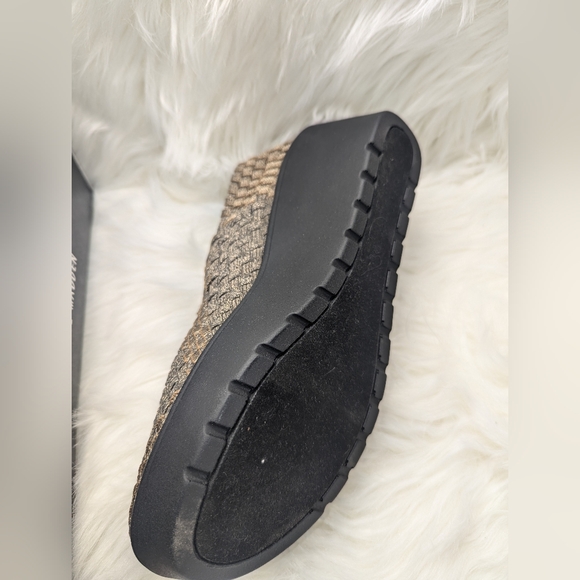 Steve Madden Betsi Bronze Slip ons 9 - Picture 5 of 7